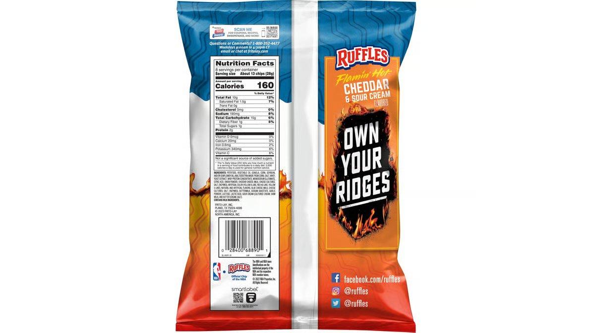 Ruffles Flamin' Hot Cheddar & Sour Cream Potato Chips (8 oz) - Image 4