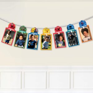 Everyday Sesame Street 13-Picture Cardstock Photo Garland Kit. 12ft. 42pc
