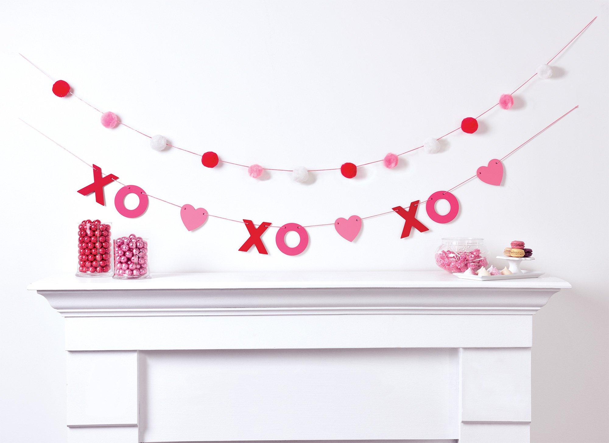 XOXO Valentine's Day MDF & Plastic Banner Set. 2pc. 6ft